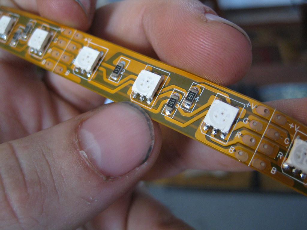 Светодиодная лента SMD 2835, 3528: как выбрать и где применять