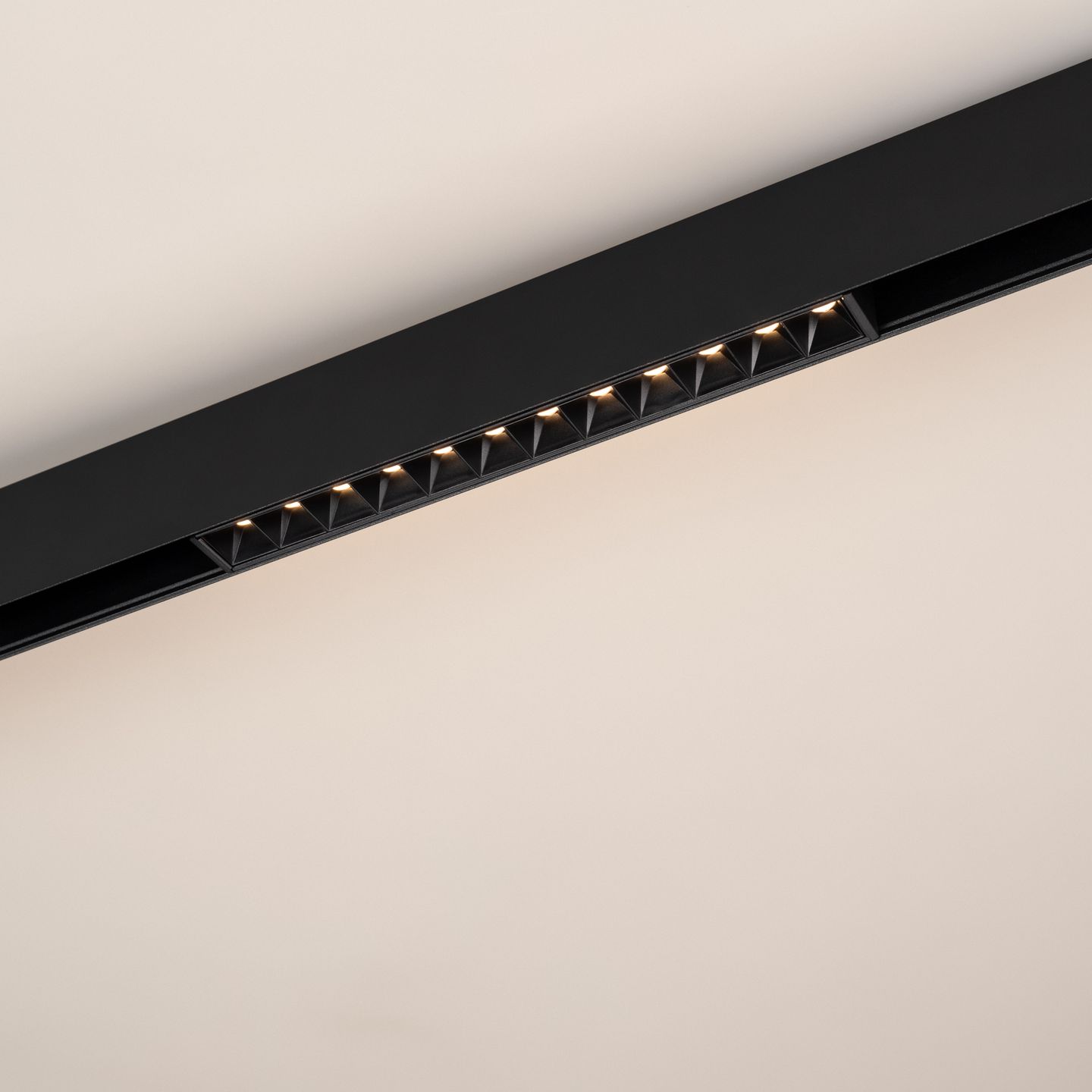 a_DL-12600-0545.jpg